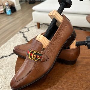 Men dress shoes 100% leather.